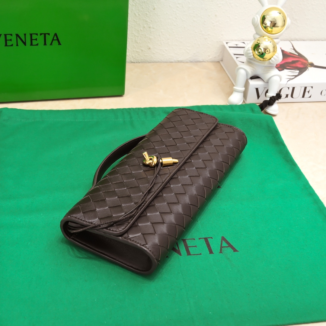 Bottega Veneta Clutch Bags